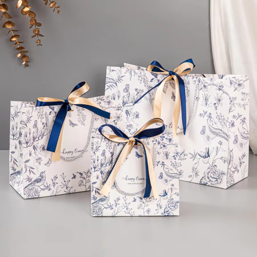 10個入り花柄プリント紙製ギフトバッグ、リボン付き、結婚式、 - Luxury Skincare Packaging のレビューと価格
